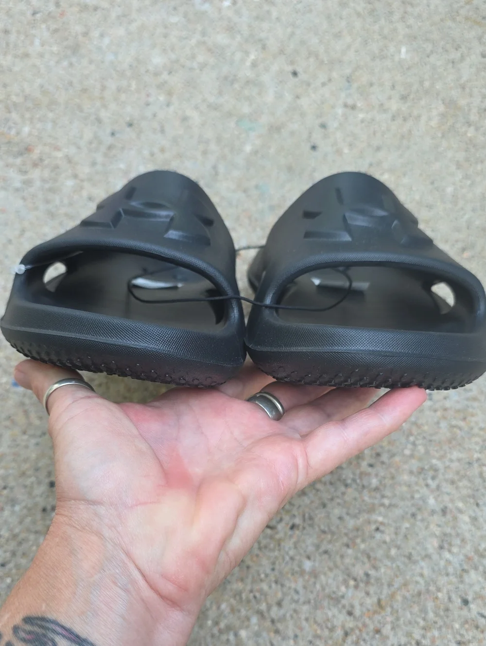 NWT Under Armour Black Locker V Slides Sandals Size 4 Youth